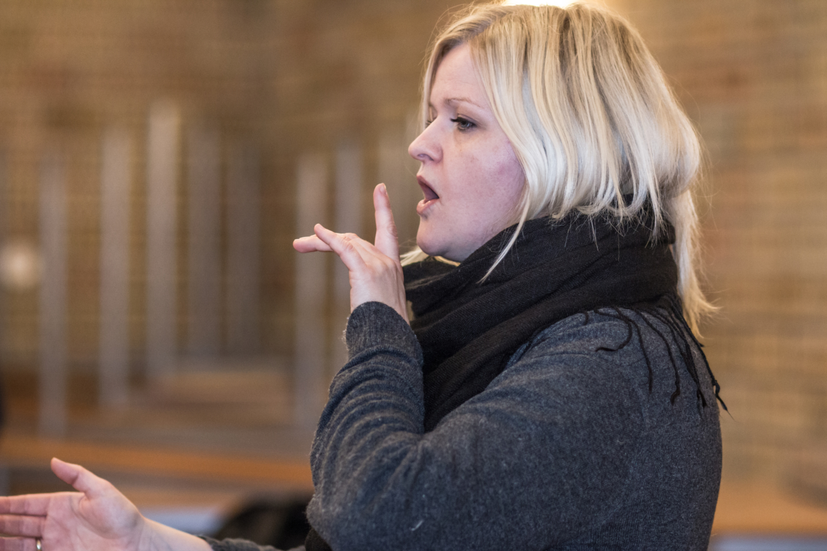 Korinstruksjon: Charlott-Renee Sandvik Clasén underviser på musikklinja på Askim videregående skole og er prosjektleder for Eurochoir.