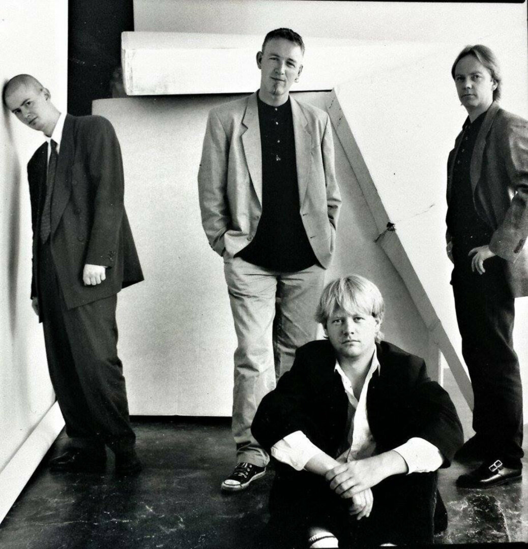 FØR: Dette er bandet slik de så ut i 1996: F.v: Håvard Wiik, Petter Wettre, Terje Gewelt. Per Oddvar Johansen foran. Kort tid etter at bildet ble tatt, gikk de fra hverandre.   
