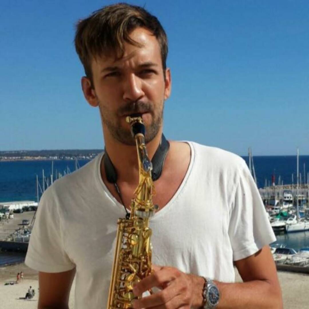 MED X: Fredrik Brandstorp Olsen vil endre norsk rettskriving og skrive saksofon med x.