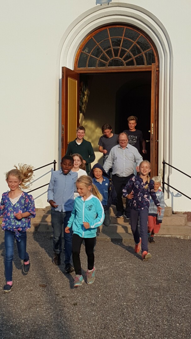 Orgelskole: Bjørn Vidar Ulvedalen driver orgelskole i Re. Han mener det er urovekkende at Oslo ikke har orgelelever. 