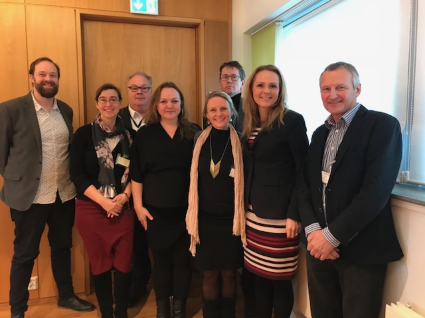 I møte med ministeren: F.v. Torbjørn Heitmann Valum, Lindis Sloan, Bård Folke Fredriksen, Guro Kleveland, Hans Ole Rian, Elin Aamodt, Linda Hofstad Helleland og Bjørn Rognstad.