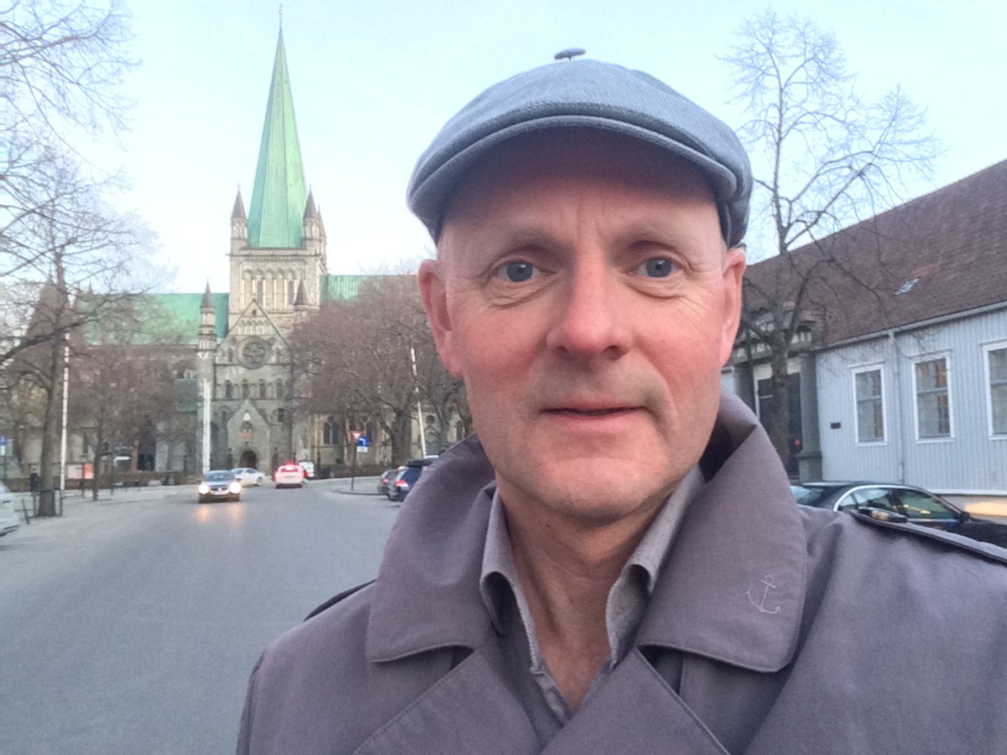 MFO-nestleder Anders Hovind, foran Nidarosdomen i Trondheim. 
