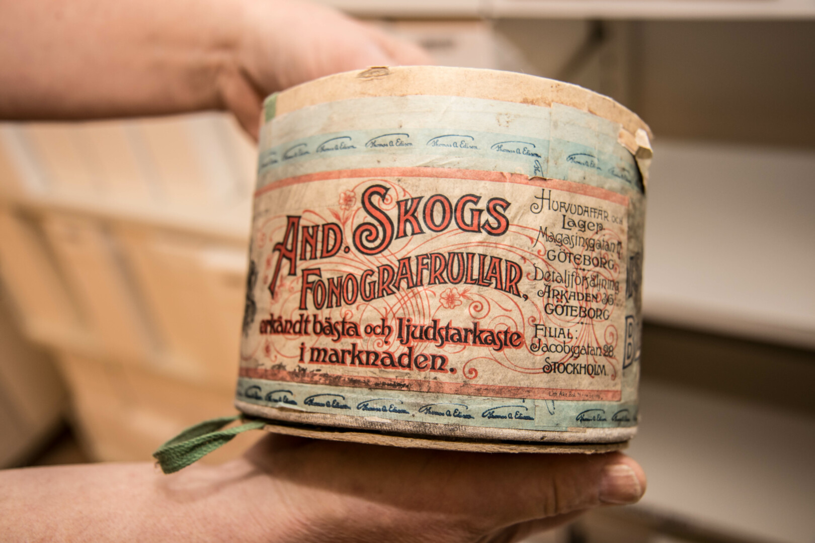 Omslag før i tida: Slik så Anders Skogs fonografesker ut. Skog var den første som ga ut norske innspillinger.