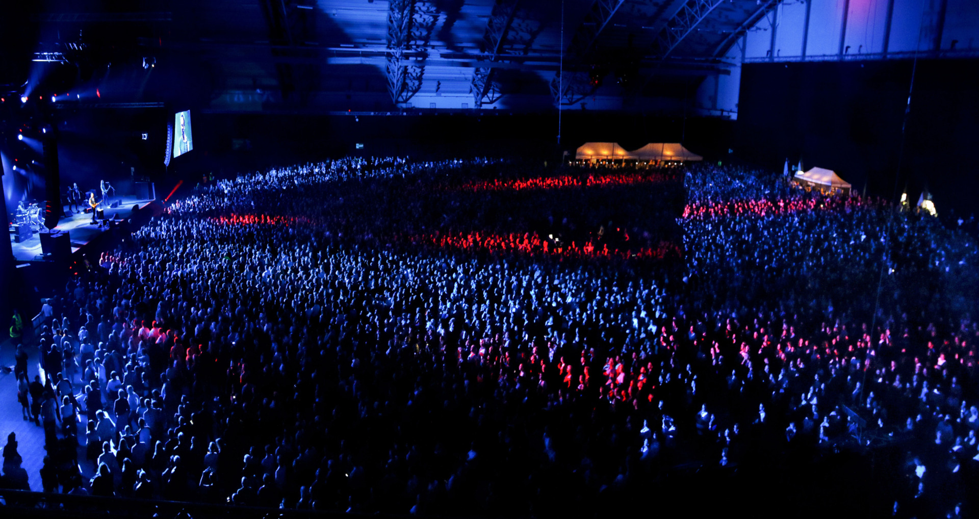 10 000: Her holder Sting konsert foran 10 000 mennesker i Bodø 2017, i regi av lokale aktører, ifølge skribentene.