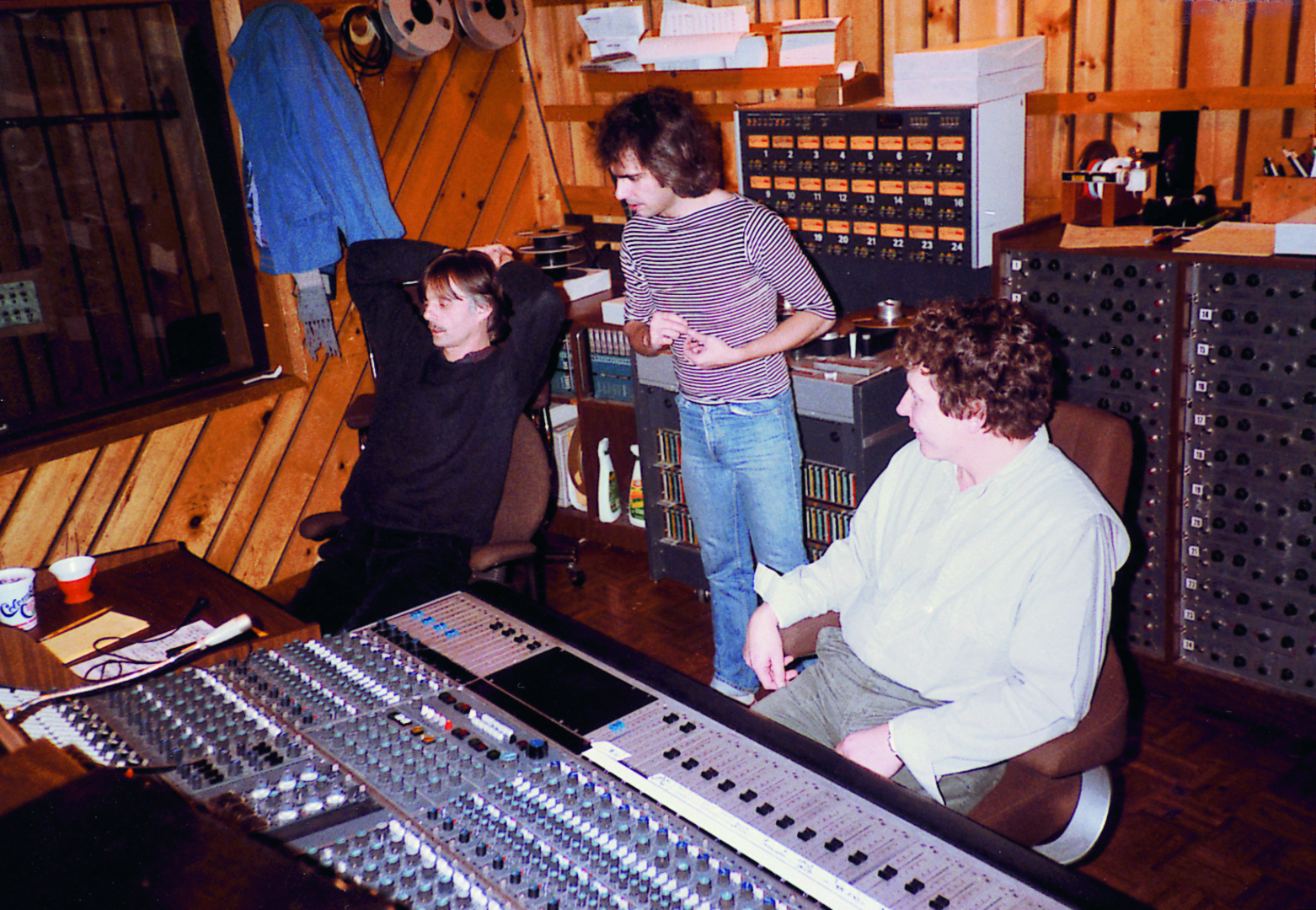Før: Manfred Eicher (t.v.) Jan Erik (t.h.) og Pat Metheny under en innspilling i New York på 80-tallet.