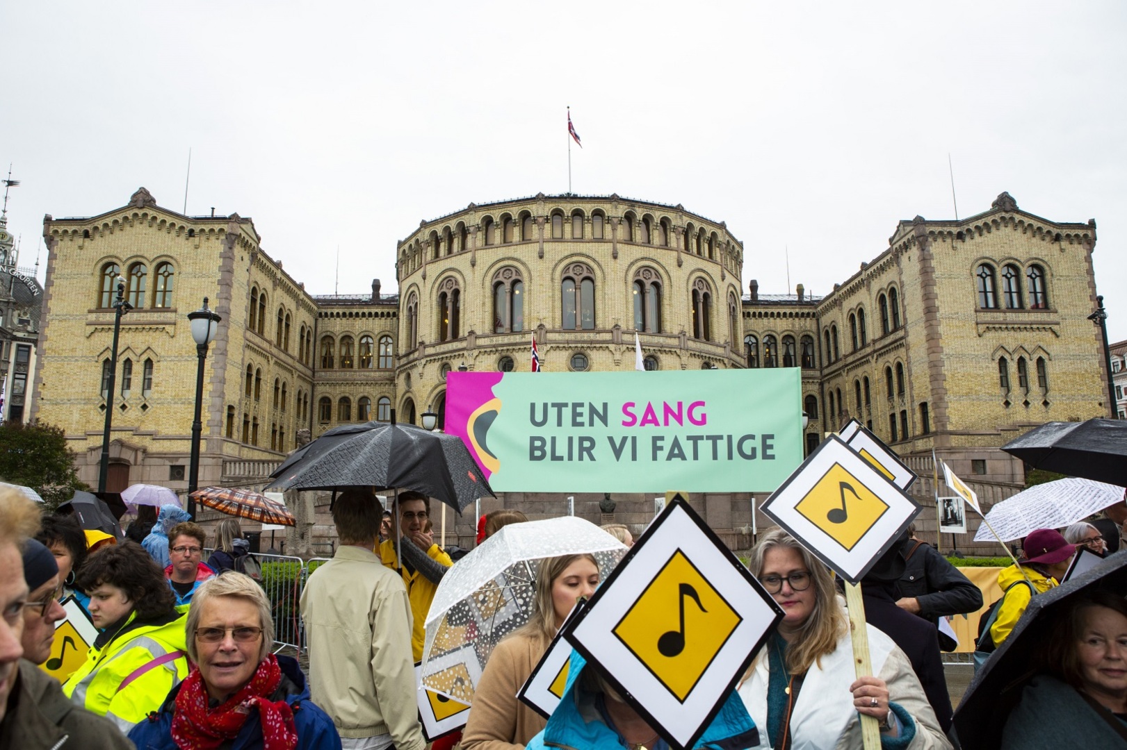 Stort engasjement: Onsdag ettermiddag markerte 33 organisasjoner og institusjoner viktigheten av mer sang i skolen.