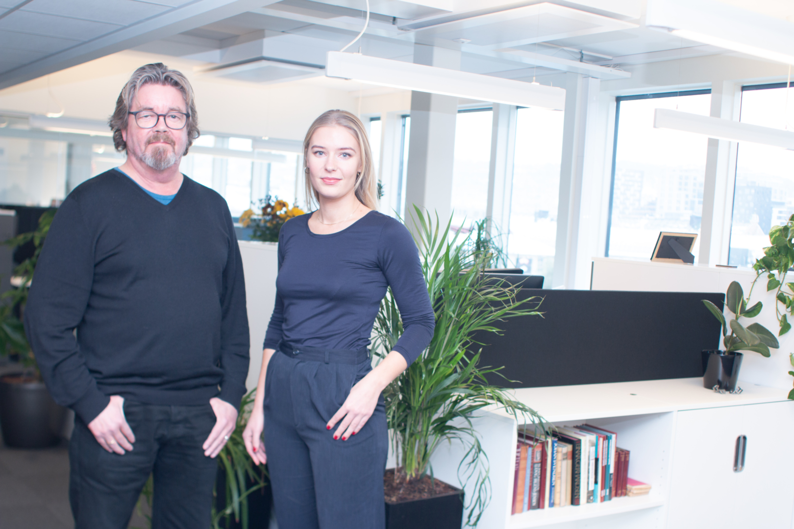 Gir kunnskap på Kontordagen: Trond Brandal og Julie Rynning.