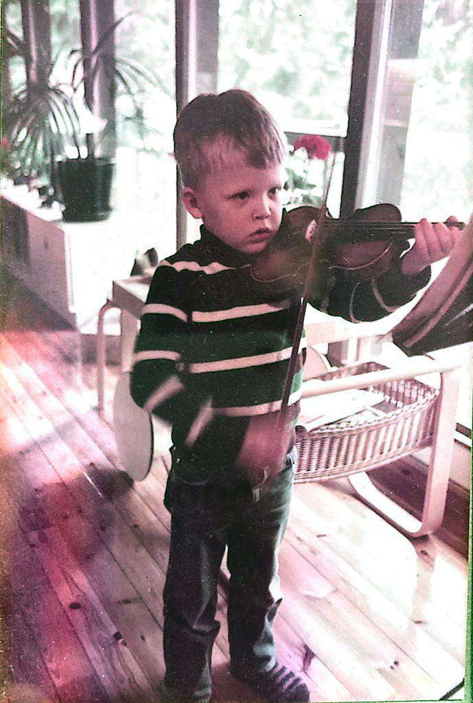 Pekka Kuusisto spiller fiolin som barn