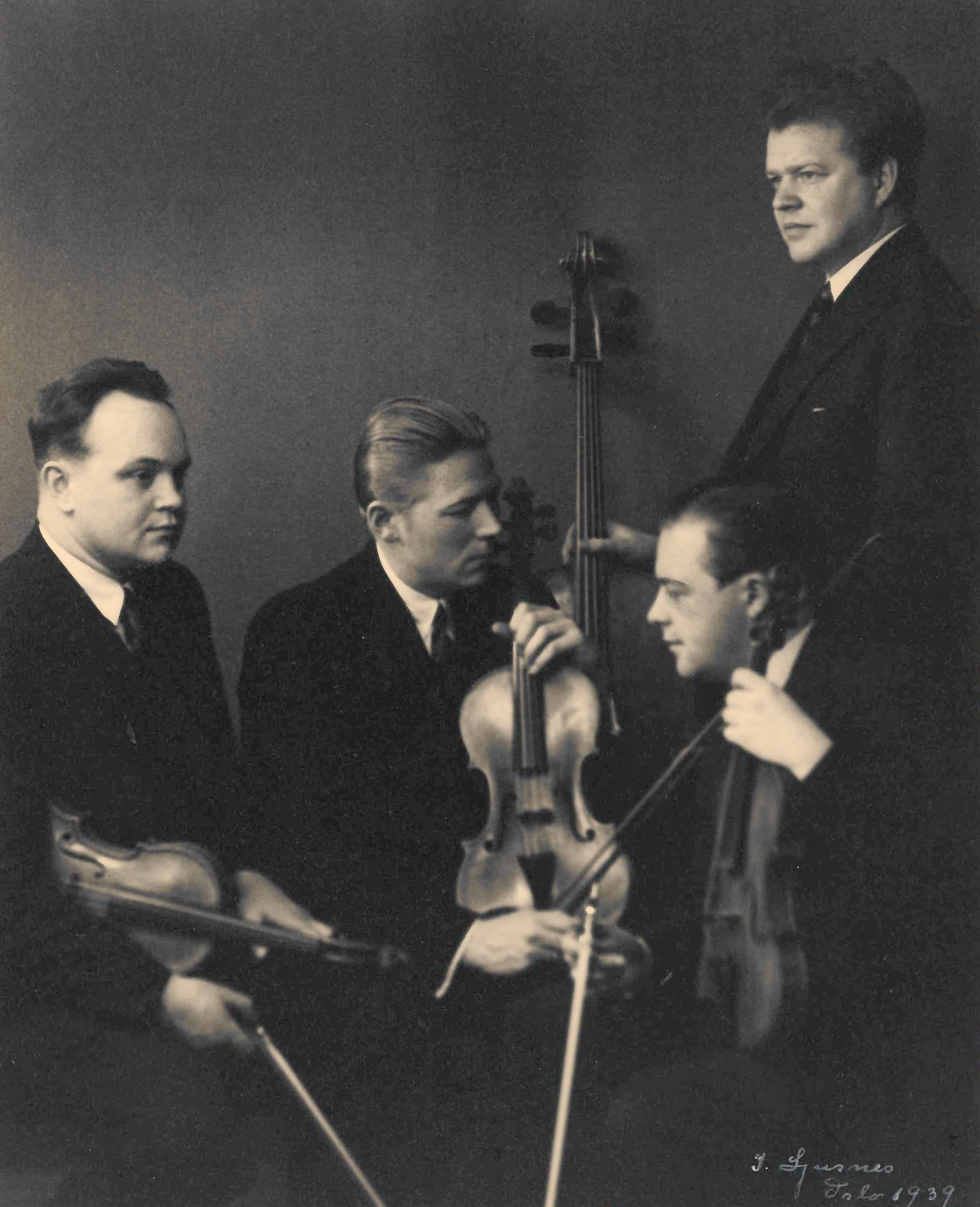 Fire fiolinister fra fortiden