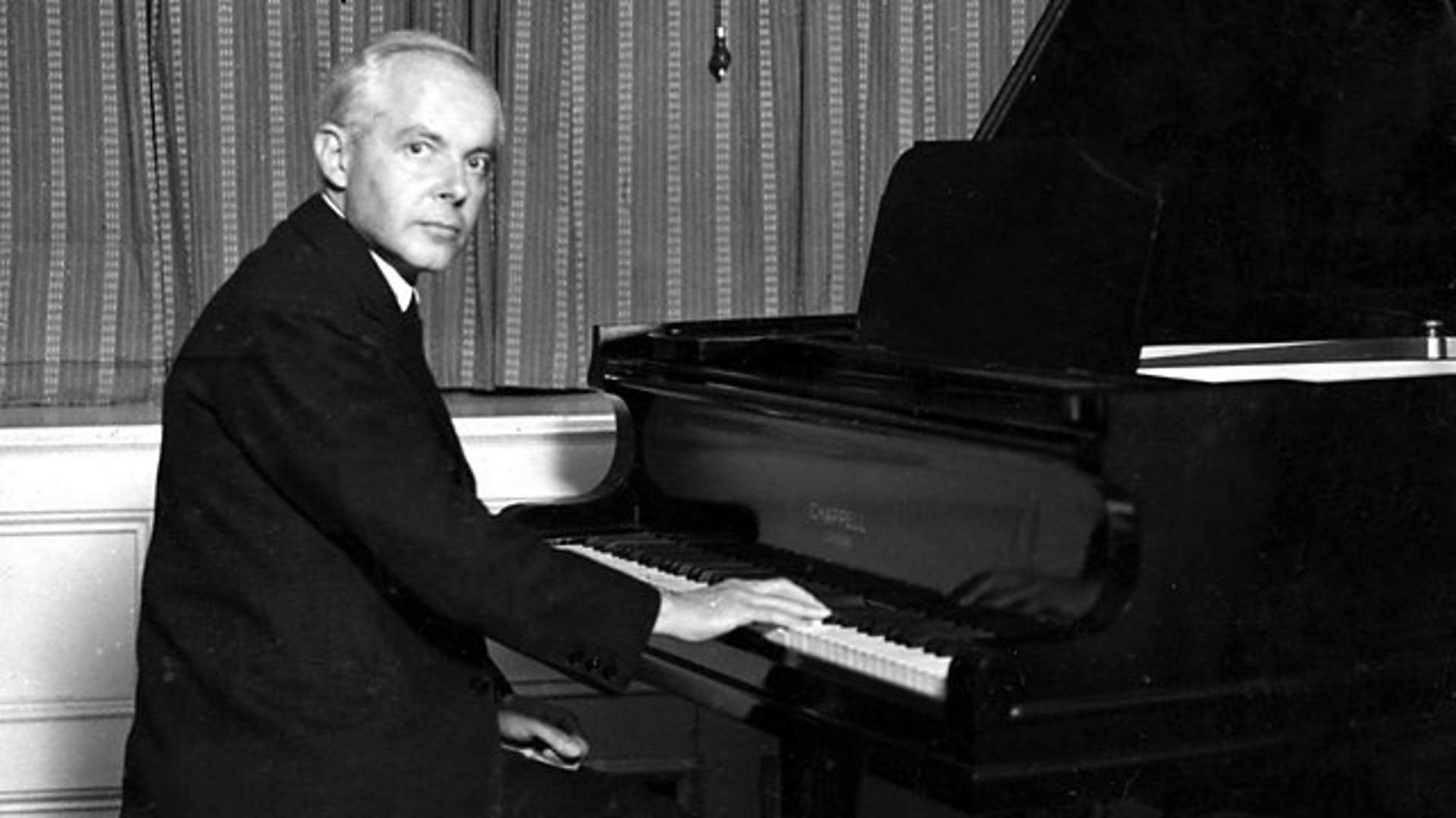 Bela Bartok ved piano